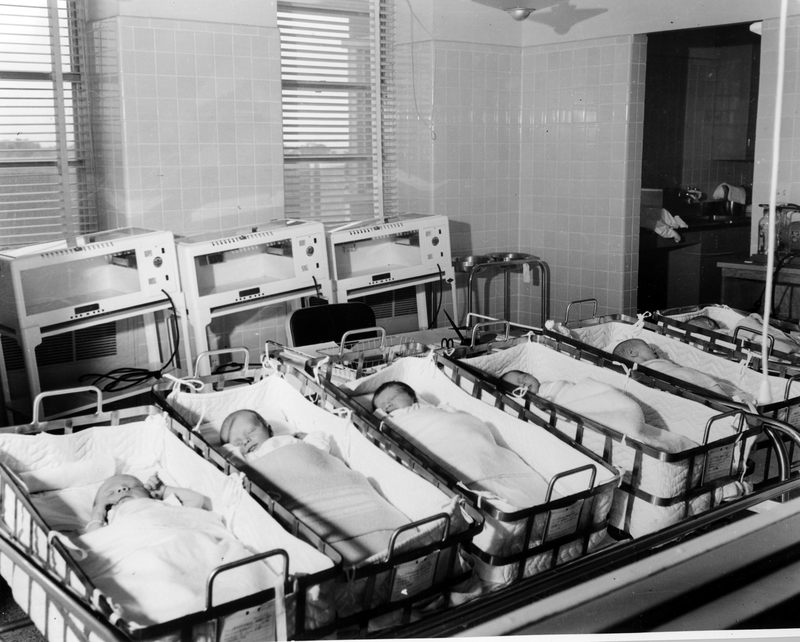 Maternity ward at U. S. Naval Hospital, Beaufort, South Carolina ...