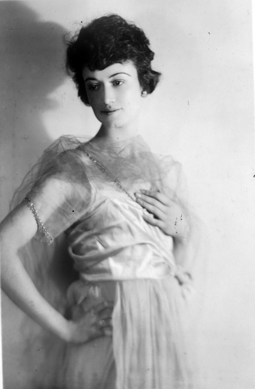 Studio Portrait of Helen Wallace as a Young Woman | Harry S. Truman