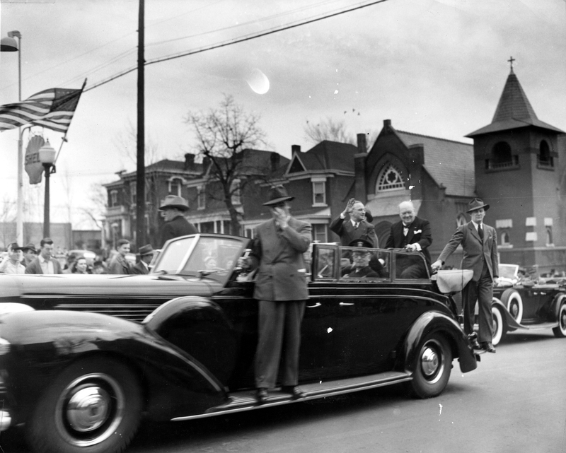 Harry Truman and Winston Churchill in Jefferson City, Missouri, en ...