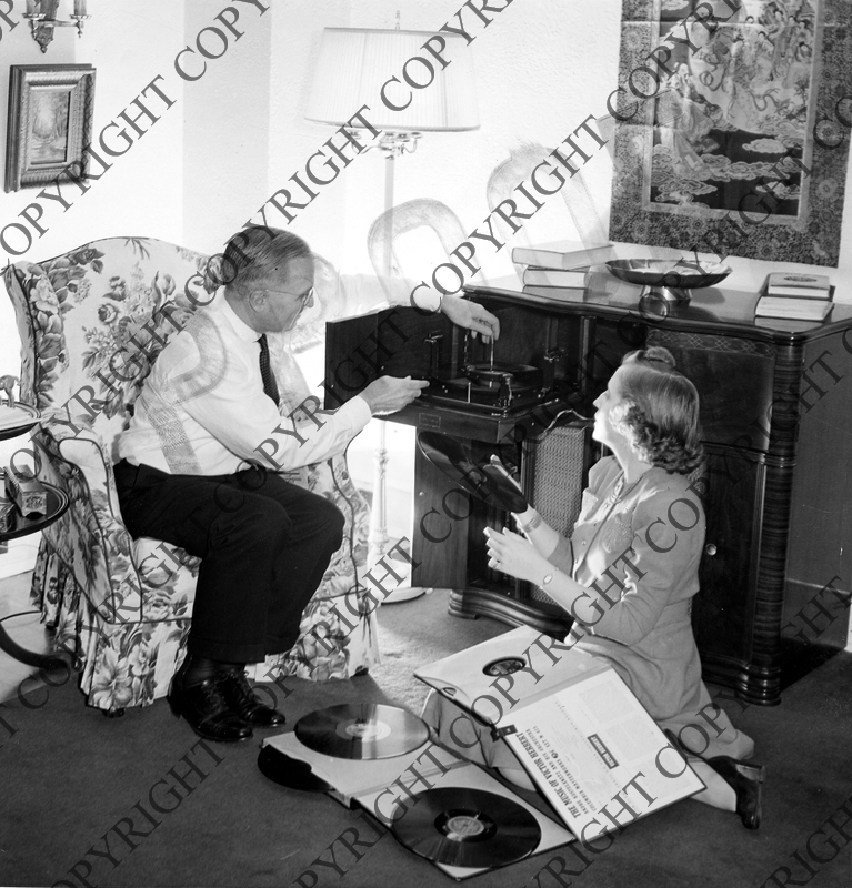 Senator Truman And Daughter Margaret Playing Records Harry S Truman   60 229 08.tif 